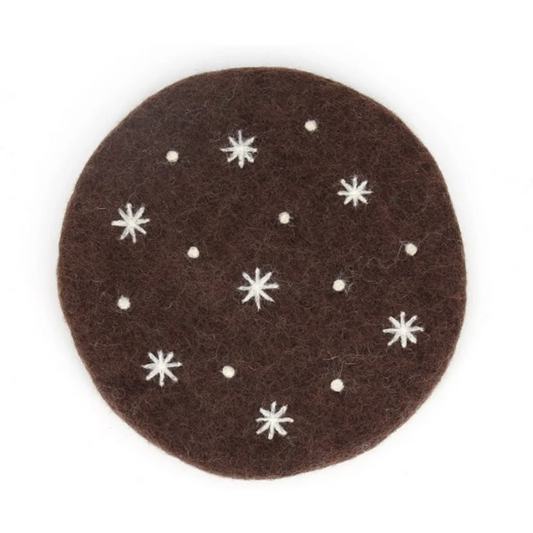 Filz Untersetzer rund Schneeflocken in Dunkelbraun+Weiß Braun+Weiß Muster Schneeflocken von GLOBO Größe Ø 21 cm
