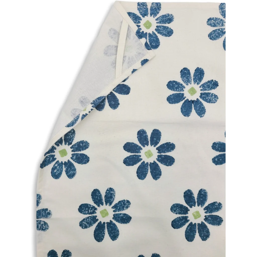 Geschirrtuch Blumen in Dunkelblau+Hellgrün Blau+Grün Muster Blumen von Frida Feeling Größe 50x65 cm