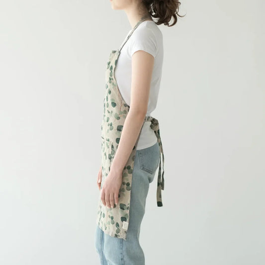 Leinen Alltagsschürze Eukalyptus in Creme+Grün+Dunkelgrün Creme+Grün+Grün Muster Eukalyptus von Linen Tales Größe 54 cm breit+ 77 cm lang