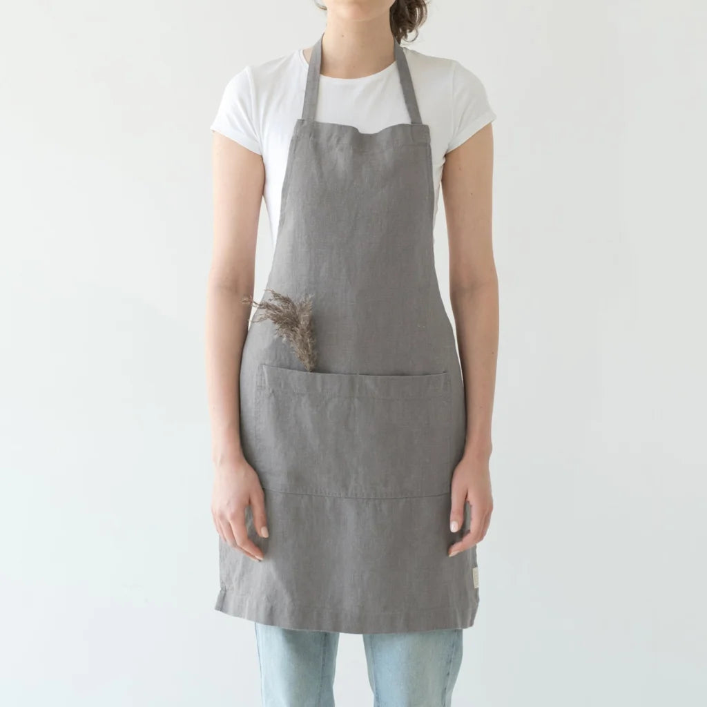 Leinen Alltagsschürze in Grau von Linen Tales Größe 70 cm breit+ 82 cm lang