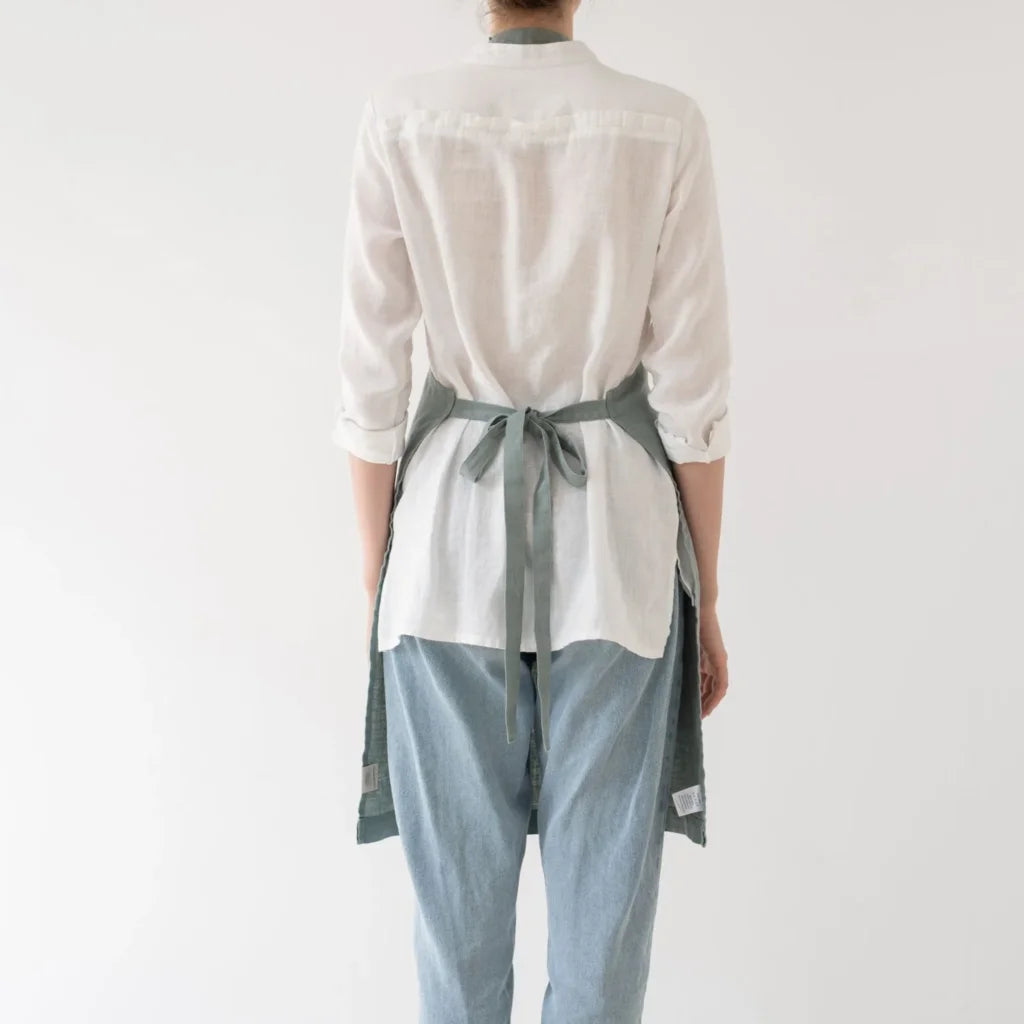 Leinen Alltagsschürze in Mint Grün von Linen Tales Größe 54 cm breit+ 77 cm lang