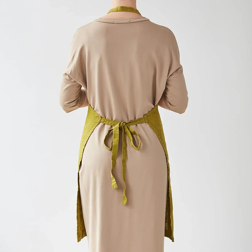 Leinen Alltagsschürze in Moosgrün Grün von Linen Tales Größe 54 cm breit+ 77 cm lang