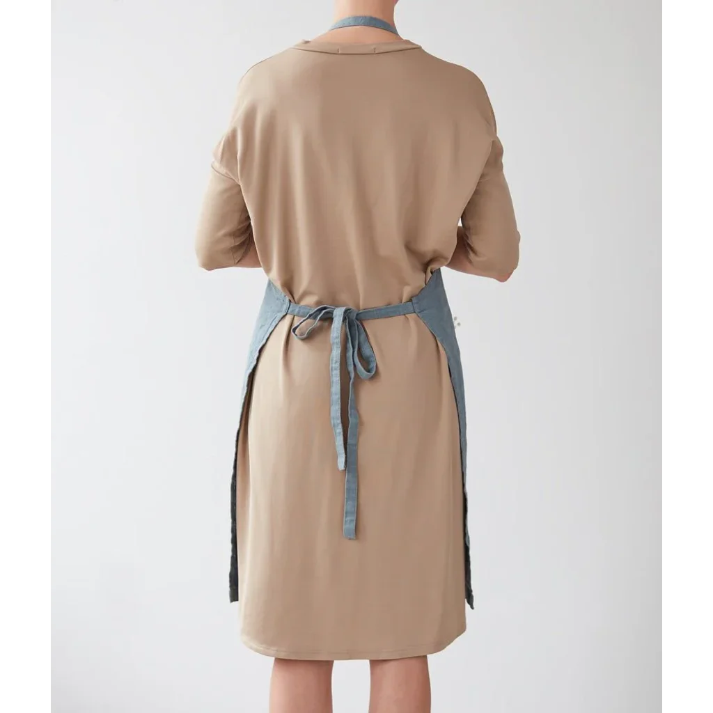 Leinen Alltagsschürze in Taubenblau Blau von Linen Tales Größe 54 cm breit+ 77 cm lang