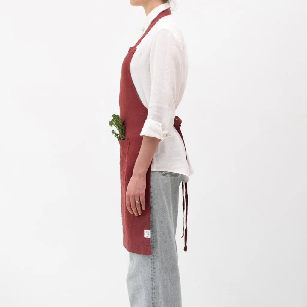 Leinen Alltagsschürze in Weinrot Rot von Linen Tales Größe 54 cm breit+ 77 cm lang
