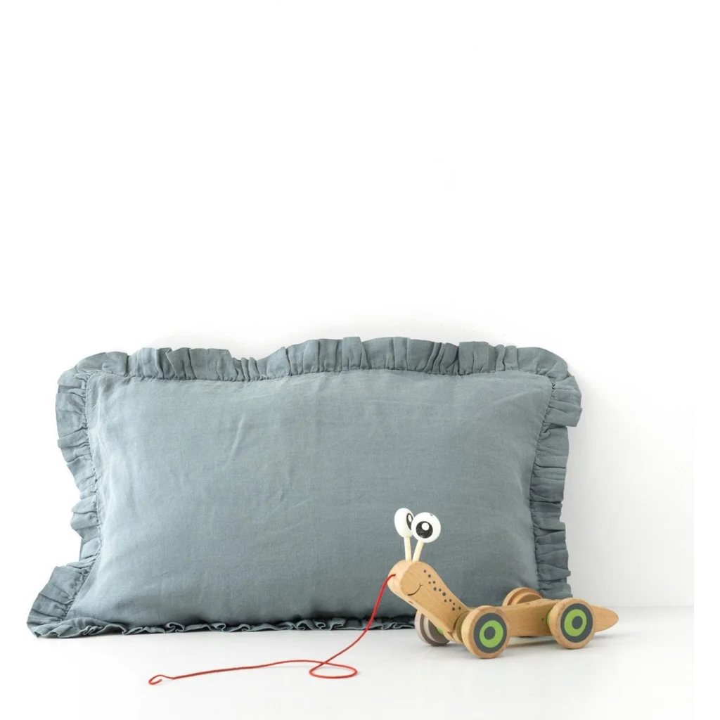 Leinen Baby-+Kinder-Bettwäsche Kissenbezug mit Rüschen in Taubenblau Blau von Linen Tales Größe 50x70 cm