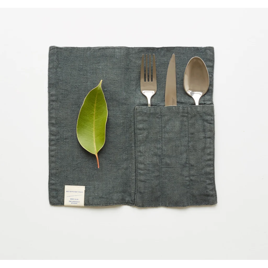 Leinen Bestecktasche 2er-Pack in Waldgrün Grün von Linen Tales Größe 23x23 cm