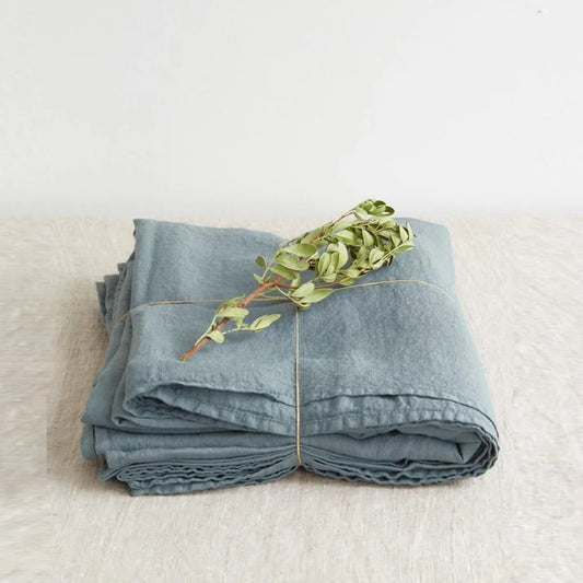 Leinen Bettlaken in Taubenblau Blau von Linen Tales Größe 180x260 cm