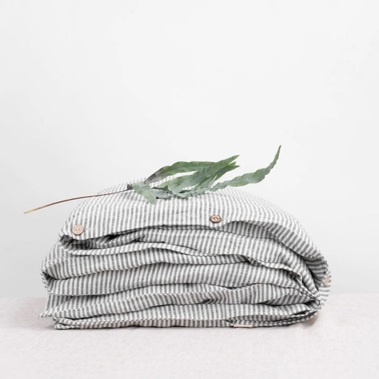 Leinen Bettwäsche Streifen Bettbezug in Weiß+Anthrazit Weiß+Grau Muster Streifen von Linen Tales Größe 135x200 cm