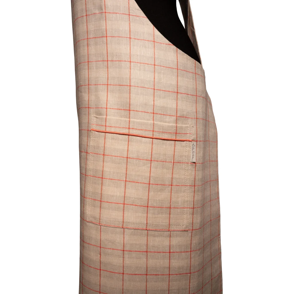 Leinen Crossback-Schürze ULA in Beige+Koralle Beige+Orange Muster Karo von Erika Vaitkute Größe Einheitsgröße