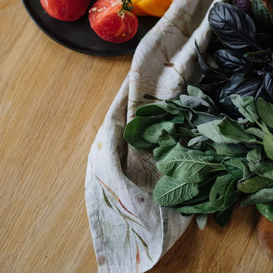 Leinen Geschirrtuch Blätter 2er-Pack in Creme+Braun Muster Blätter von Linen Tales Größe 45x65 cm