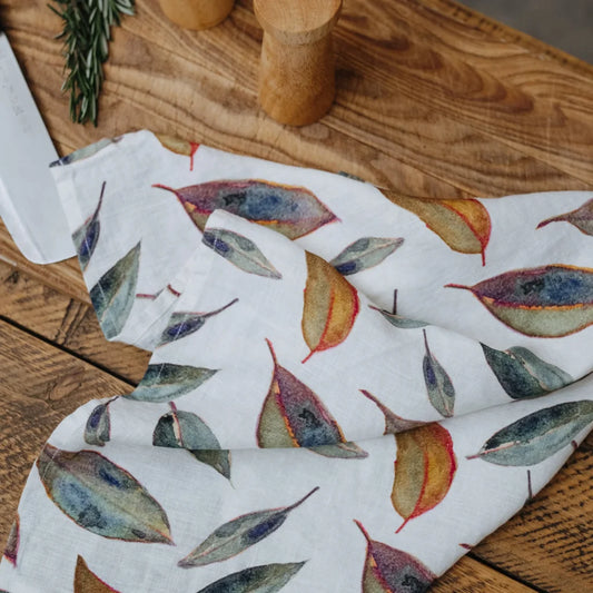 Leinen Geschirrtuch Blätter 2er-Pack in Weiß+Grün+Orange Muster Blätter von Linen Tales Größe 45x65 cm