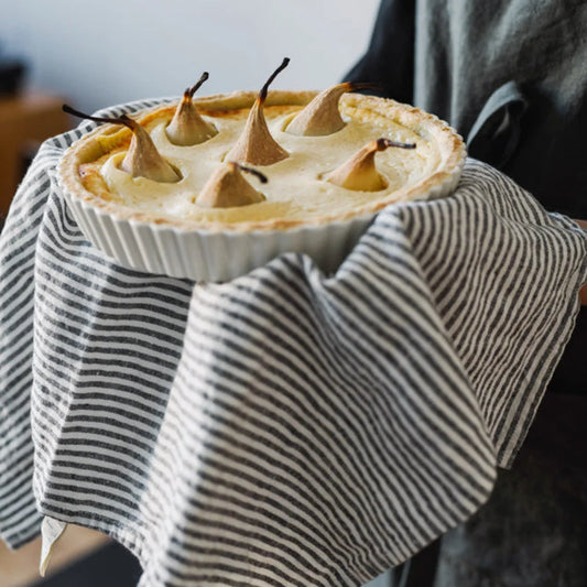 Leinen Geschirrtuch Streifen 2er-Pack in Weiß+Anthrazit Weiß+Grau Muster Streifen von Linen Tales Größe 45x65 cm