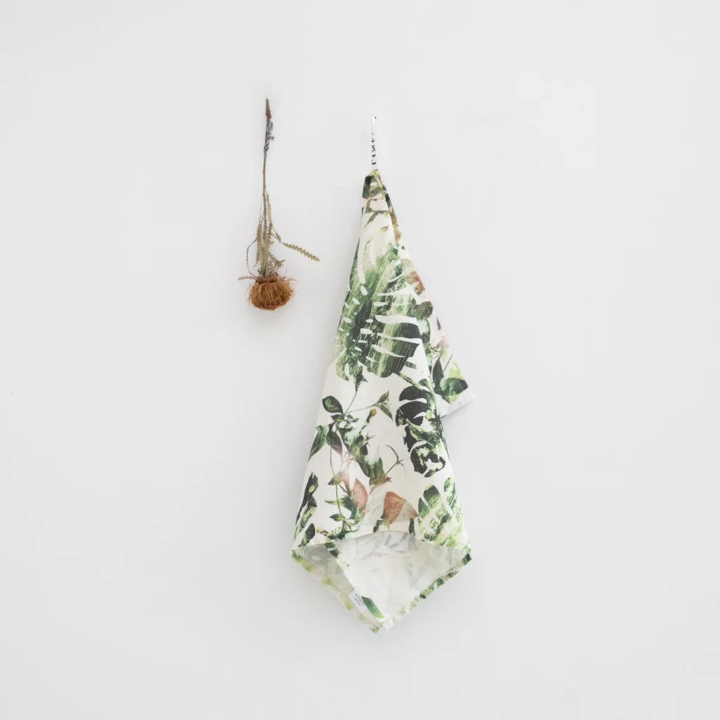 Leinen Geschirrtuch Tropical 2er-Pack in Creme+Dunkelgrün Creme+Grün Muster Tropical von Linen Tales Größe 45x65 cm