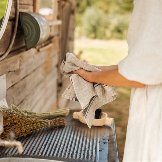 Leinen Geschirrtuch Vintage 2er-Pack in Creme+Jeansblau Creme+Blau Muster Streifen von Linen Tales Größe 40x65 cm