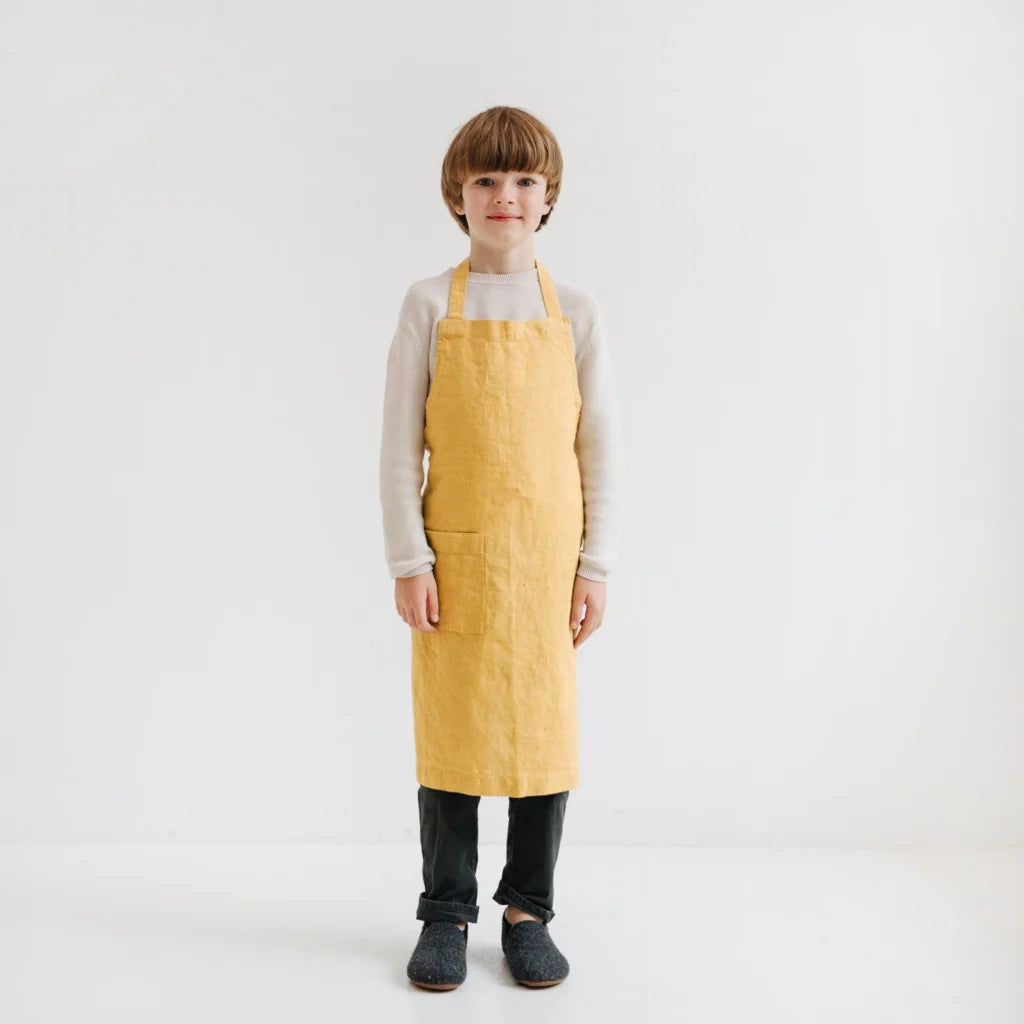Leinen Kinder Alltagsschürze in Gelb von Linen Tales Größe 62 cm breit+ 65 cm lang