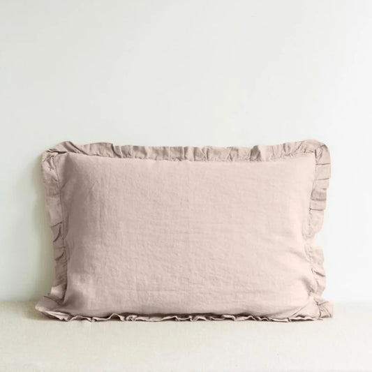 Leinen Kissenhülle mit Rüschen in Hellrosa Rosa von Linen Tales Größe 40x40 cm