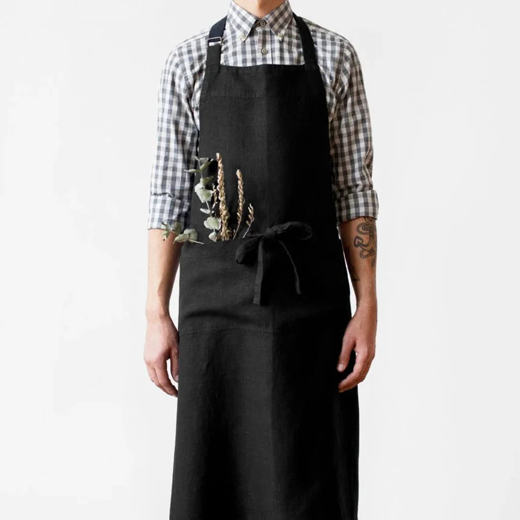 Leinen Kochschürze in Schwarz von Linen Tales Größe 100 cm breit+ 98 cm lang