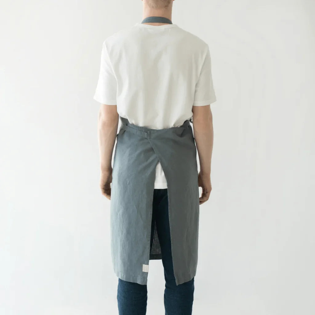 Leinen Kochschürze in Taubenblau Blau von Linen Tales Größe 100 cm breit+ 98 cm lang