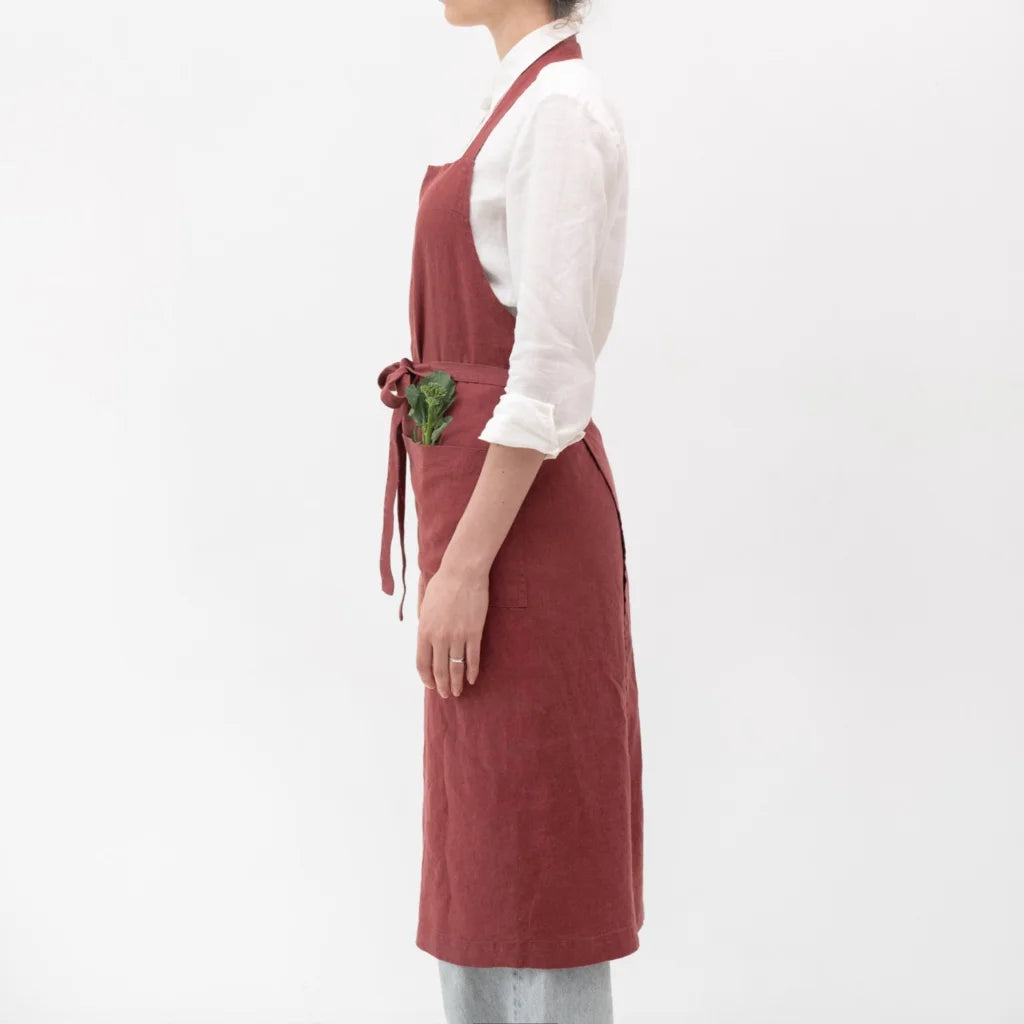 Leinen Kochschürze in Weinrot Rot von Linen Tales Größe 100 cm breit+ 98 cm lang