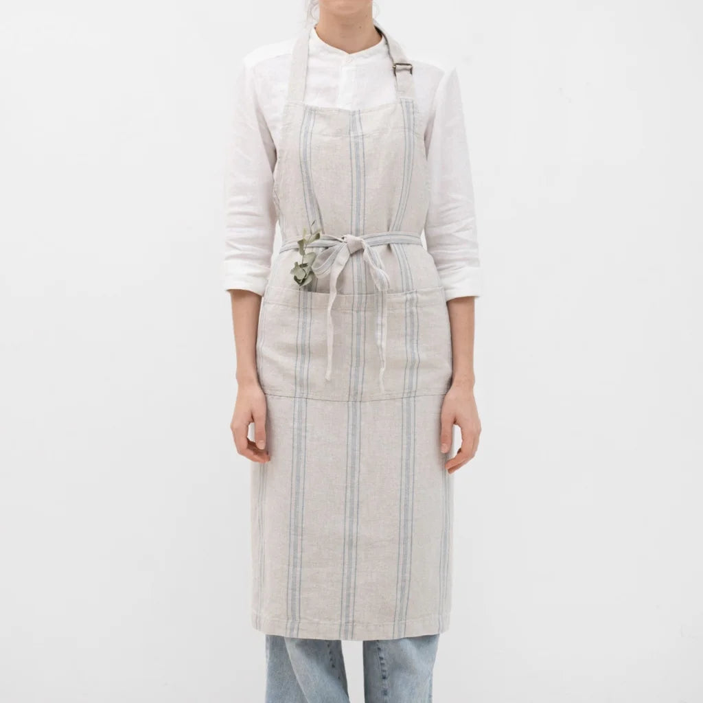 Leinen Kochschürze Streifen in Hellgrau+Blau Grau+Blau Muster Streifen von Linen Tales Größe 100 cm breit+ 98 cm lang