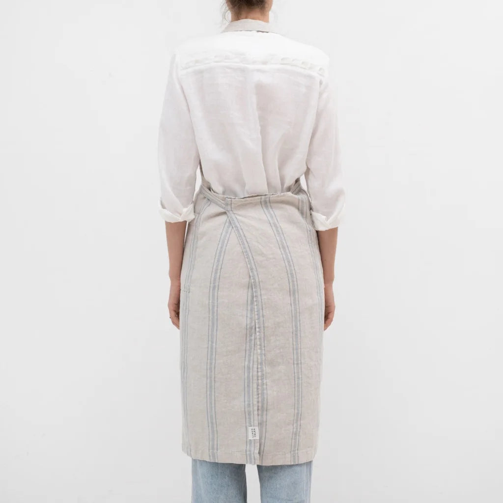 Leinen Kochschürze Streifen in Hellgrau+Blau Grau+Blau Muster Streifen von Linen Tales Größe 100 cm breit+ 98 cm lang