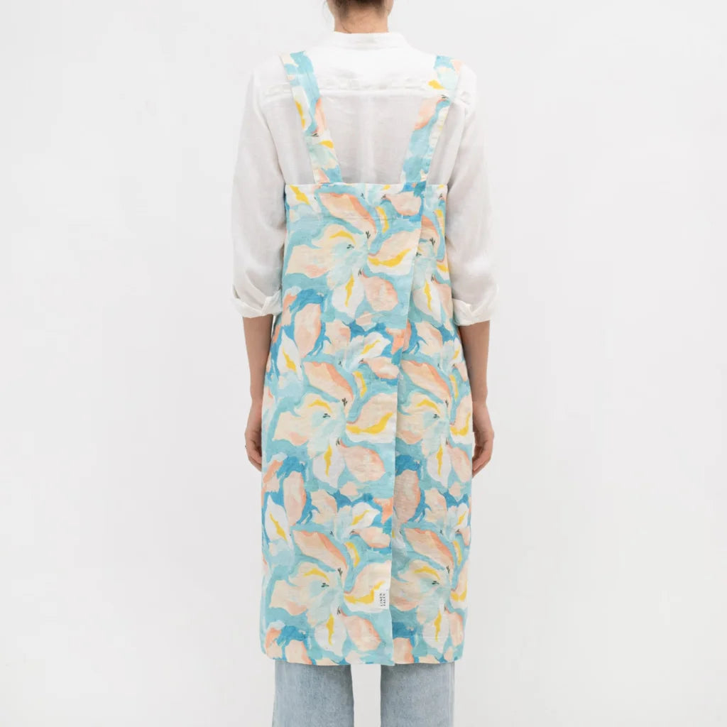 Leinen Pinafore-Schürze Aquarell in Atlantik+Apricot Blau+Orange Muster Aquarell von Linen Tales Größe 114 cm breit+ 83 cm lang