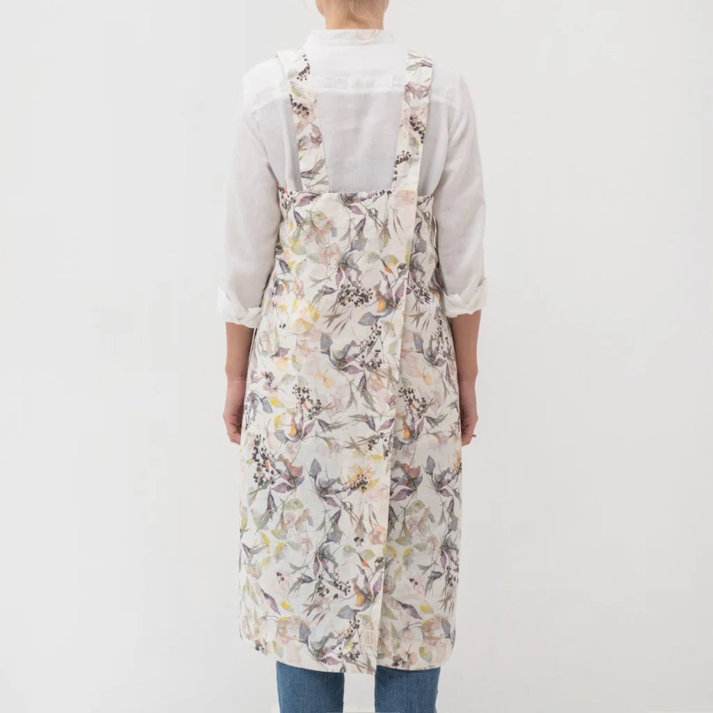 Leinen Pinafore-Schürze Blumen in Weiß+Flieder+Gelb Weiß+Lila+Gelb Muster Blumen von Linen Tales Größe 114 cm breit+ 83 cm lang