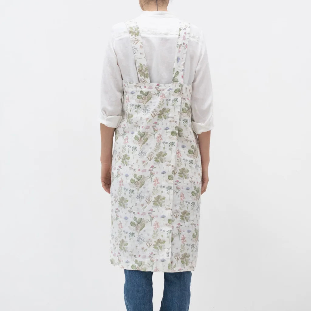 Leinen Pinafore-Schürze Botanik in Weiß+Rosa+Grün+Braun Muster Botanik von Linen Tales Größe 114 cm breit+ 83 cm lang