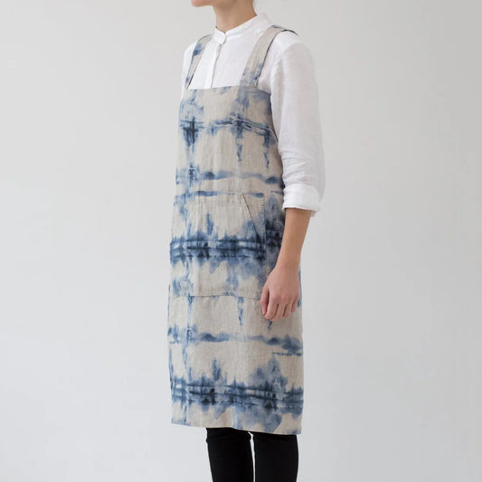 Leinen Pinafore-Schürze Farbverlauf in Creme+Blau Muster Farbverlauf von Linen Tales Größe 114 cm breit+ 83 cm lang
