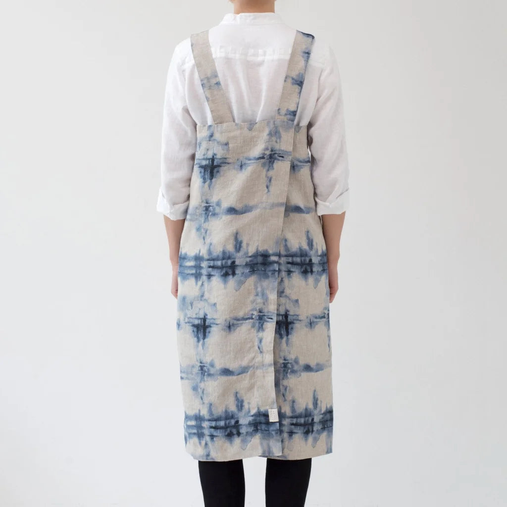 Leinen Pinafore-Schürze Farbverlauf in Creme+Blau Muster Farbverlauf von Linen Tales Größe 114 cm breit+ 83 cm lang