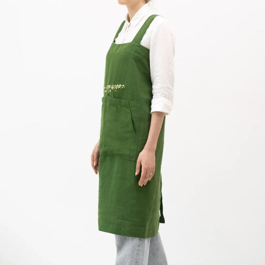 Leinen Pinafore-Schürze in Grün von Linen Tales Größe 114 cm breit+ 83 cm lang