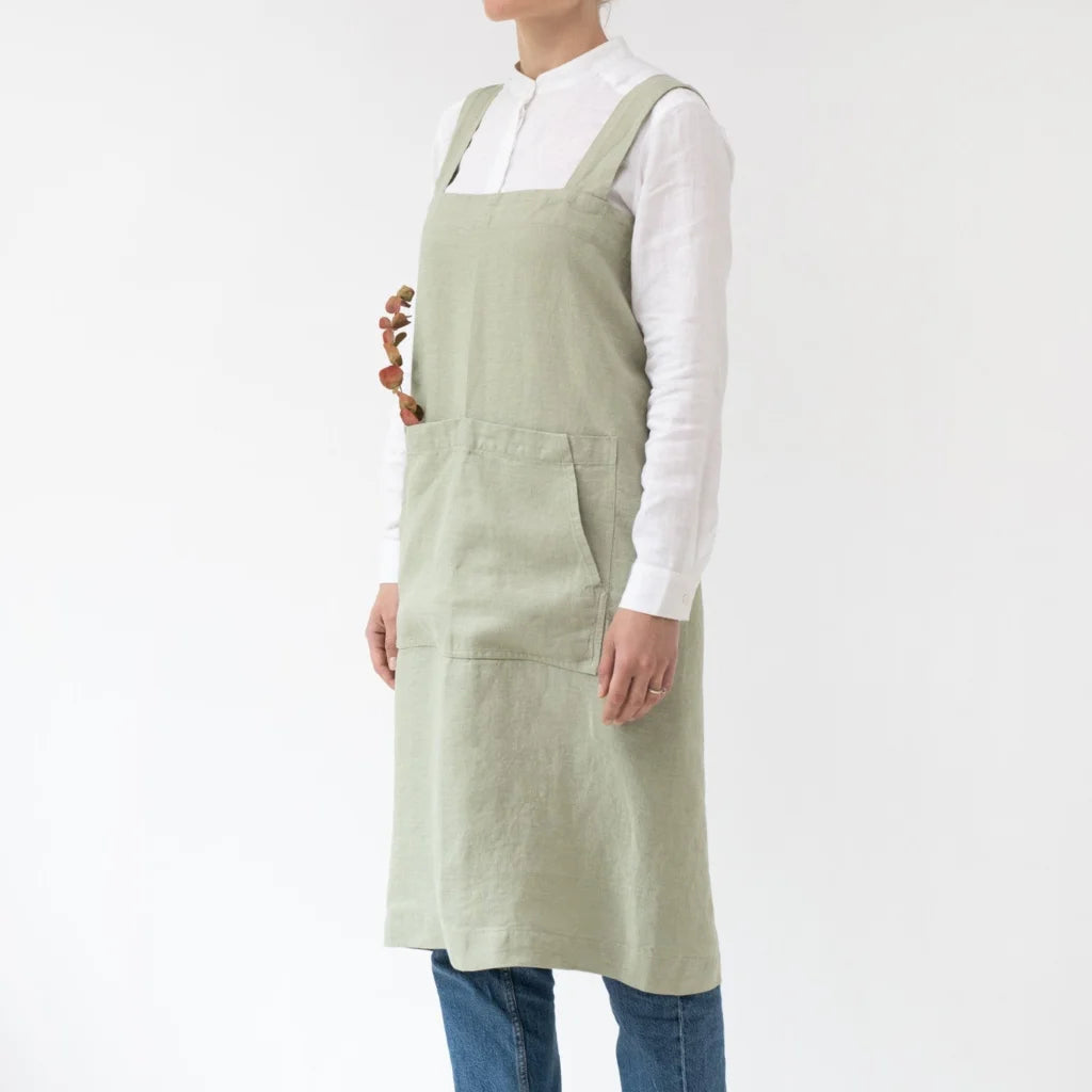Leinen Pinafore-Schürze in Hellgrün Grün von Linen Tales Größe 114 cm breit+ 83 cm lang