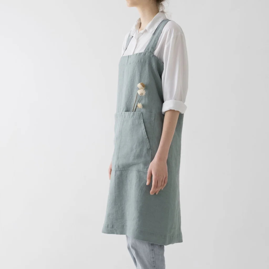 Leinen Pinafore-Schürze in Mint Grün von Linen Tales Größe 114 cm breit+ 83 cm lang