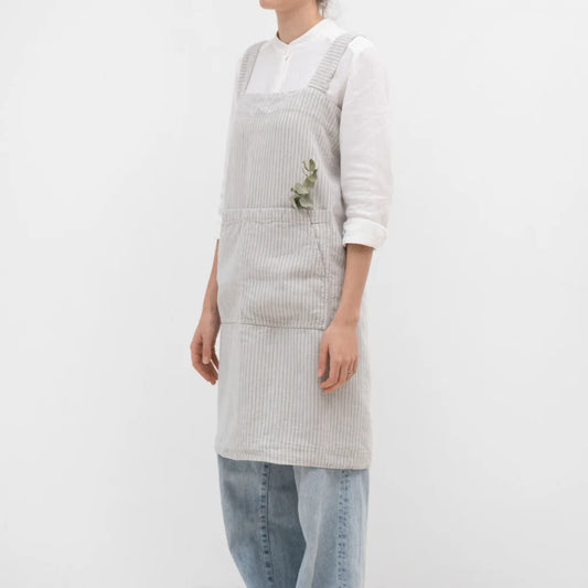 Leinen Pinafore-Schürze Streifen in Hellgrau+Blau Grau+Blau Muster Streifen von Linen Tales Größe 114 cm breit+ 83 cm lang