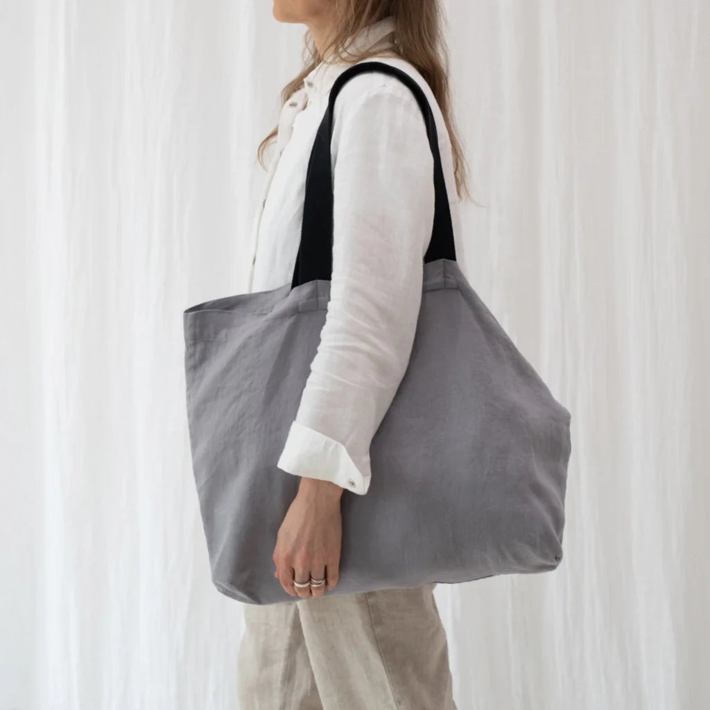 Leinen Schultertasche in Grau von Linen Tales Größe 56 cm breit+ 41 cm lang
