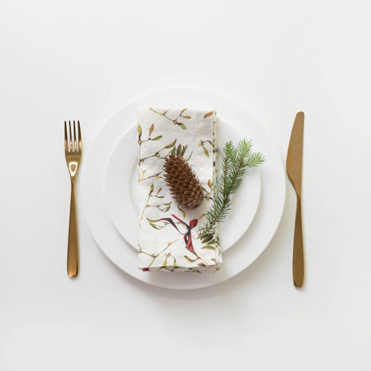 Leinen Stoffserviette Mistelzweige 2er-Pack in Weiß+Olive+Dunkelrot Weiß+Grün+Rot Muster Mistelzweige von Linen Tales Größe 50x50 cm