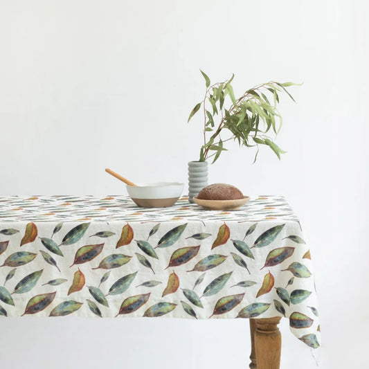 Leinen Tischdecke Blätter in Weiß+Grün+Orange Muster Blätter von Linen Tales Größe 140x200 cm