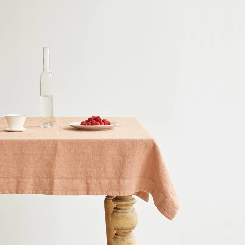 Leinen Tischdecke in Übergröße in Apricot Orange von Linen Tales Größe 140x300 cm