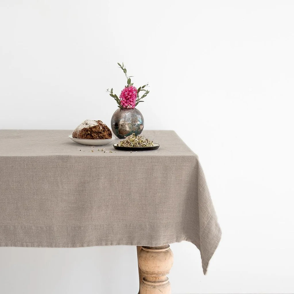 Leinen Tischdecke in Übergröße in Beige von Linen Tales Größe 140x350 cm