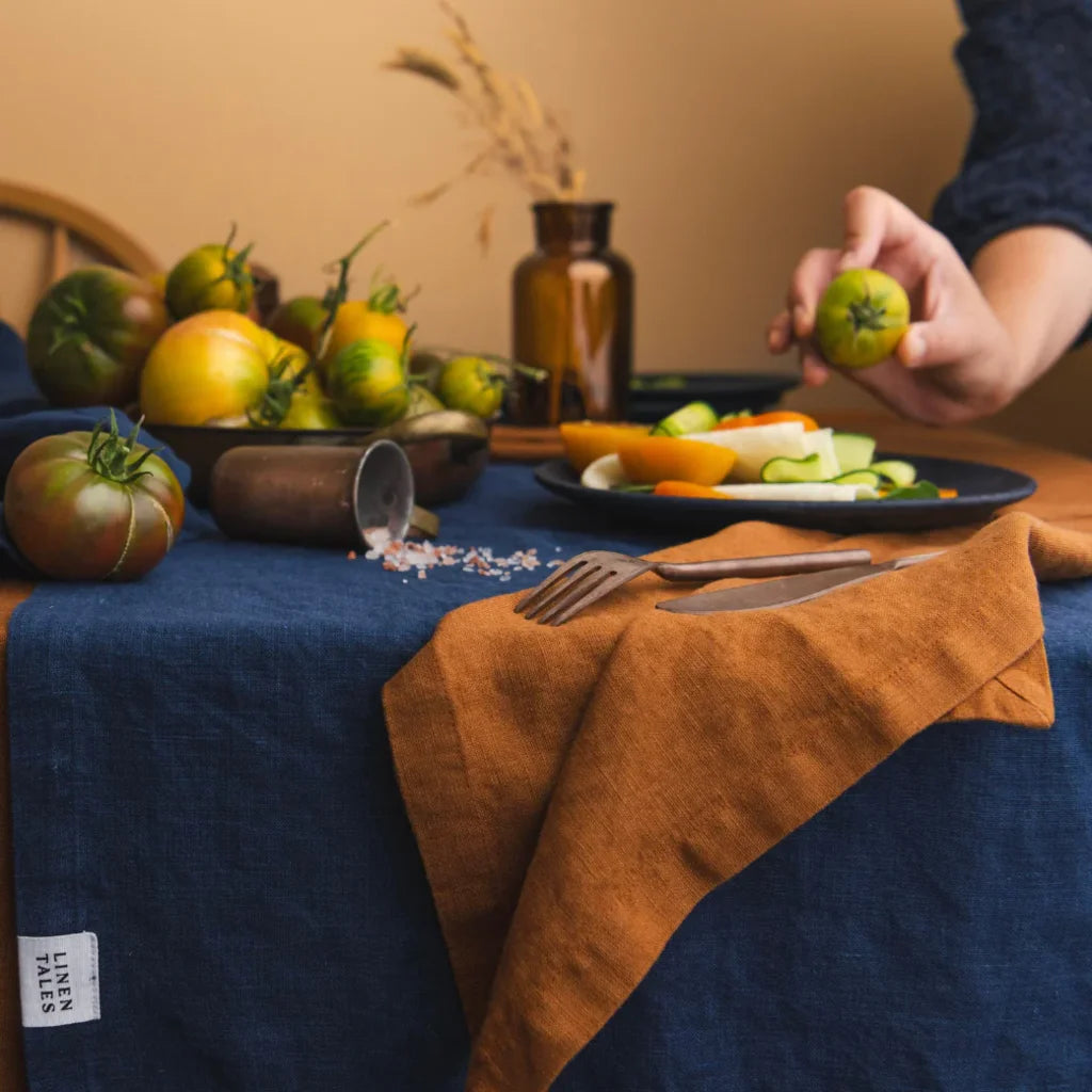 Leinen Tischdecke in Übergröße in Dunkelblau Blau von Linen Tales Größe 140x300 cm