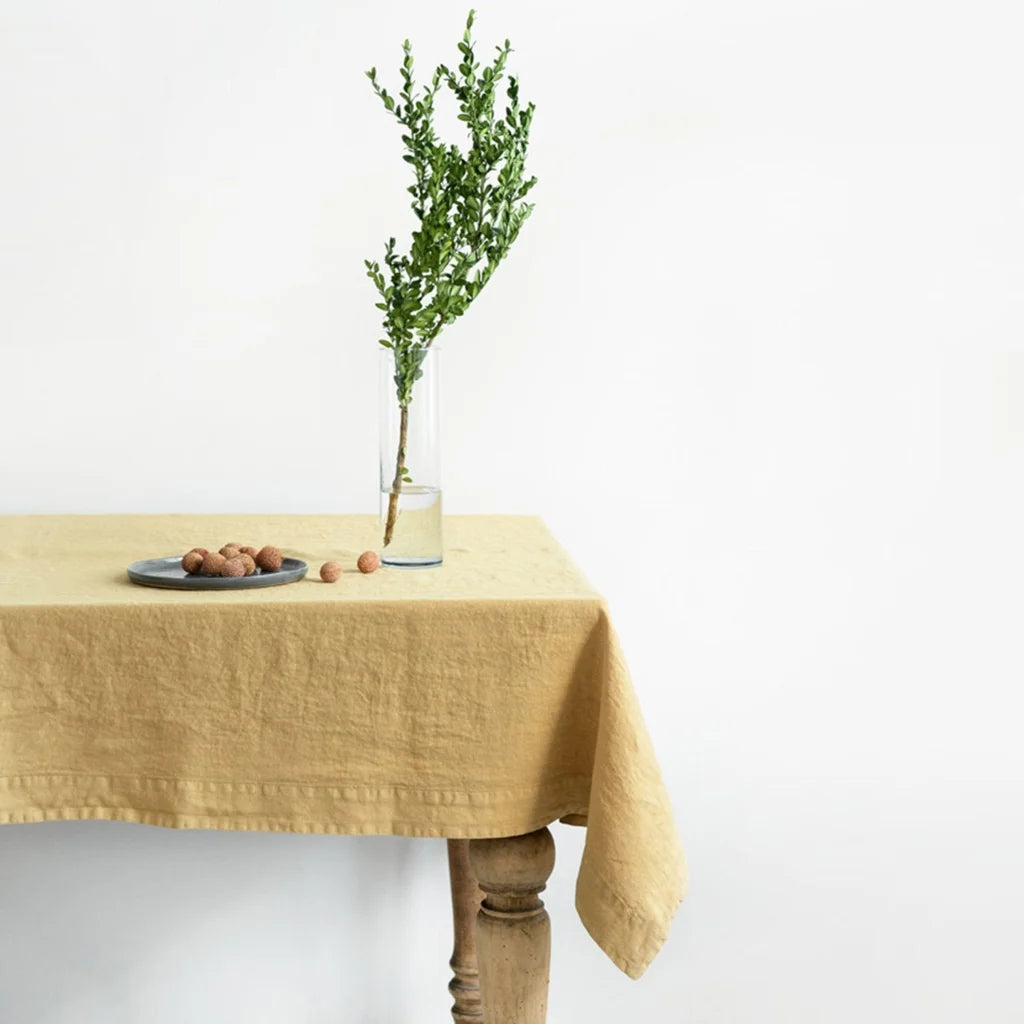 Leinen Tischdecke in Übergröße in Honig Gelb von Linen Tales Größe 140x380 cm