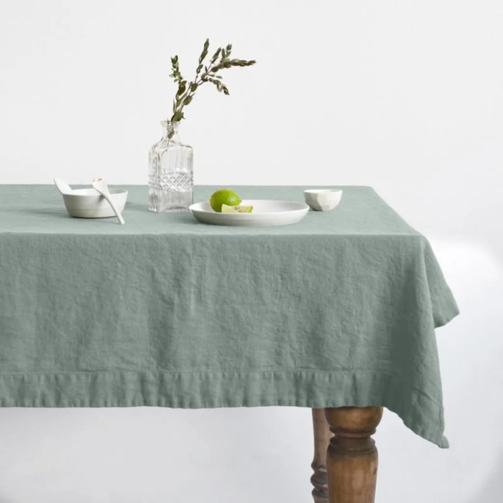 Leinen Tischdecke in Übergröße in Mint Grün von Linen Tales Größe 140x350 cm