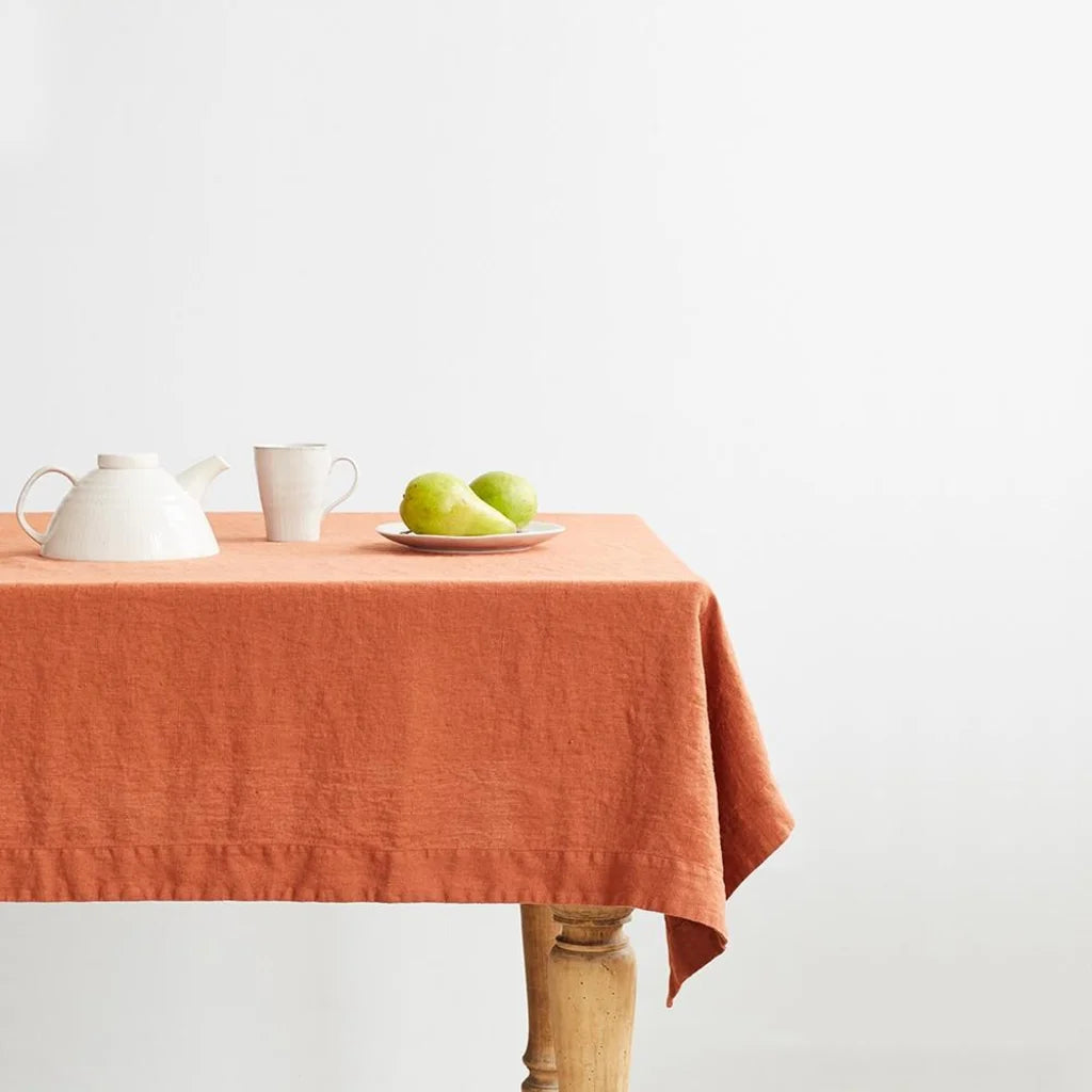 Leinen Tischdecke in Übergröße in Terra Orange von Linen Tales Größe 140x380 cm