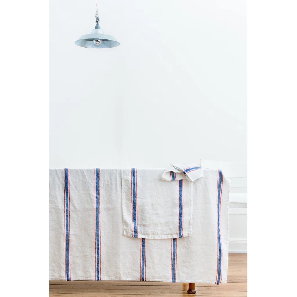 Leinen Tischdecke VENTA in Weiß+Blau+Rot Muster Streifen von Erika Vaitkute Größe 138x138 cm