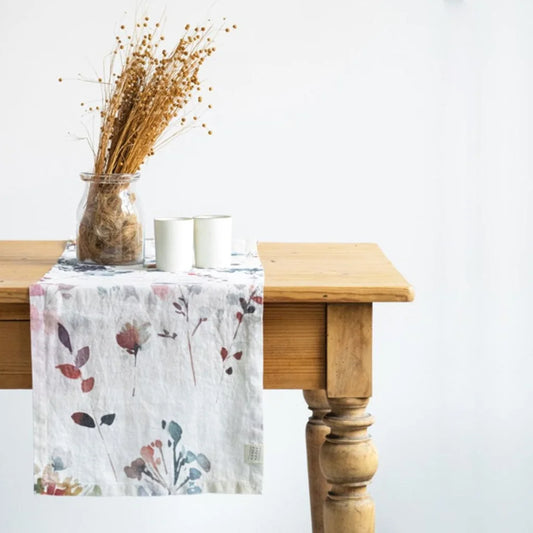 Leinen Tischläufer Blumen in Weiß+Lila+Orange Muster Blumen von Linen Tales Größe 40x200 cm