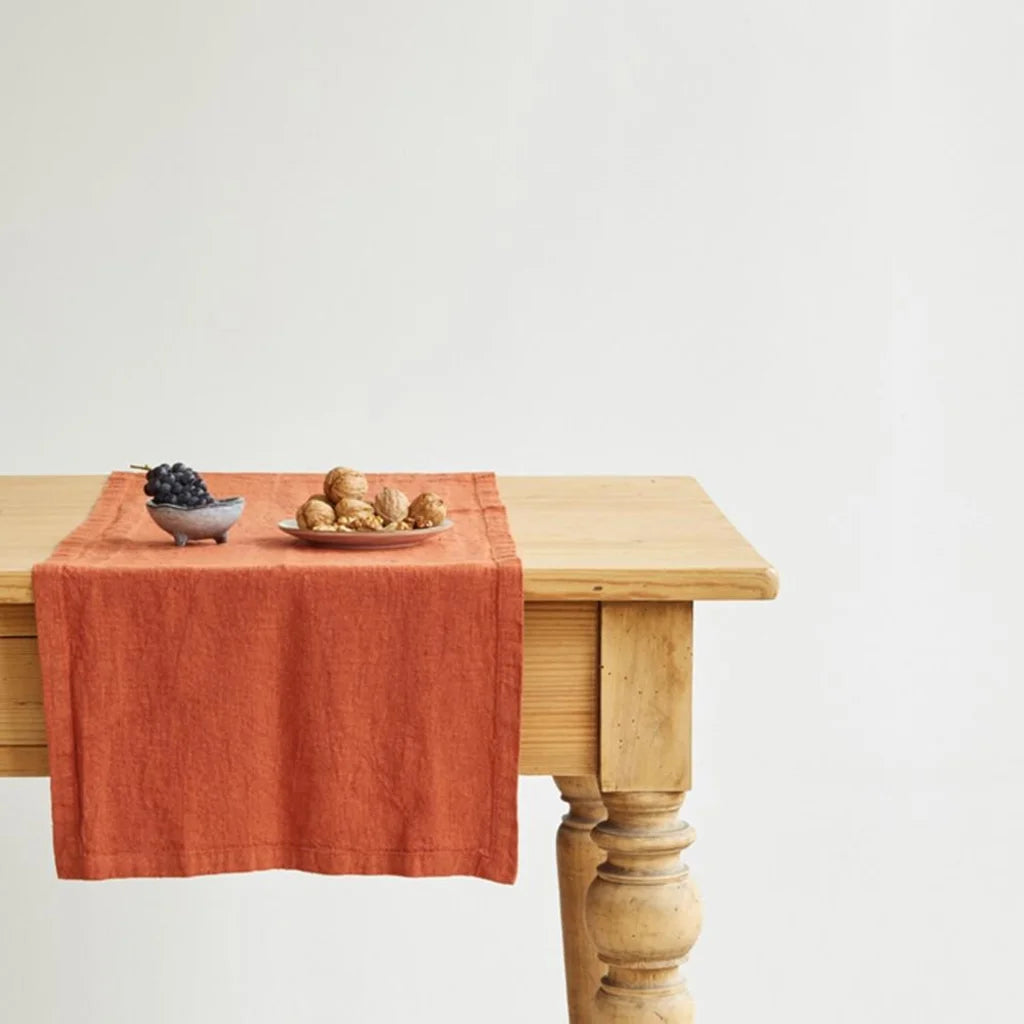 Leinen Tischläufer in Terra Orange von Linen Tales Größe 40x150 cm