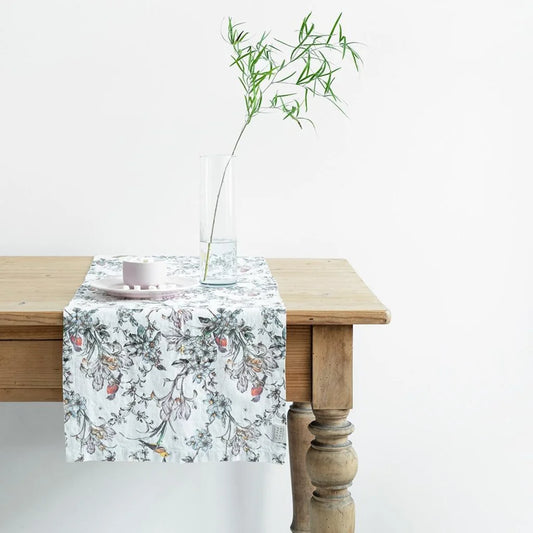Leinen Tischläufer Vögel in Weiß+Flieder+Grün Weiß+Lila+Grün Muster Vögel von Linen Tales Größe 40x200 cm