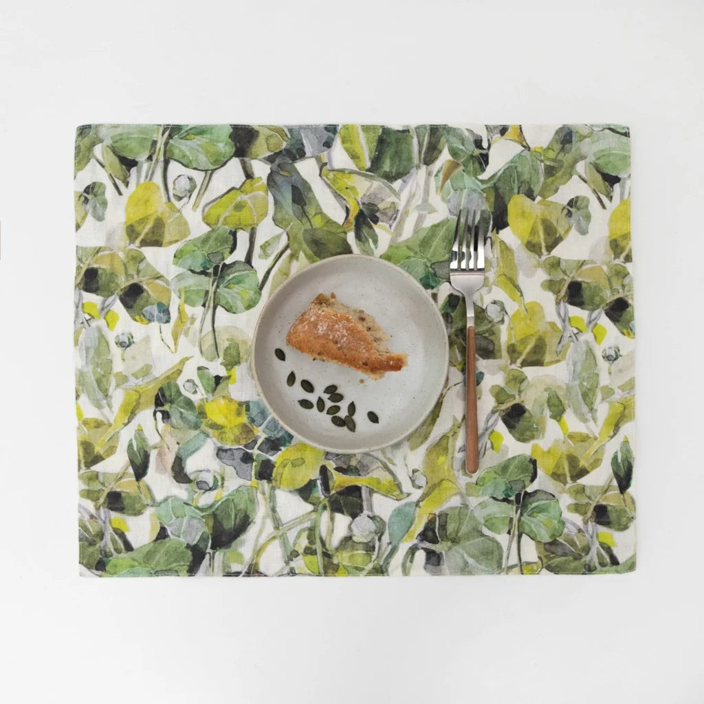 Leinen Tischset Lotusblätter 2er-Pack in Weiß+Grün Muster Lotusblätter von Linen Tales Größe 35x45 cm