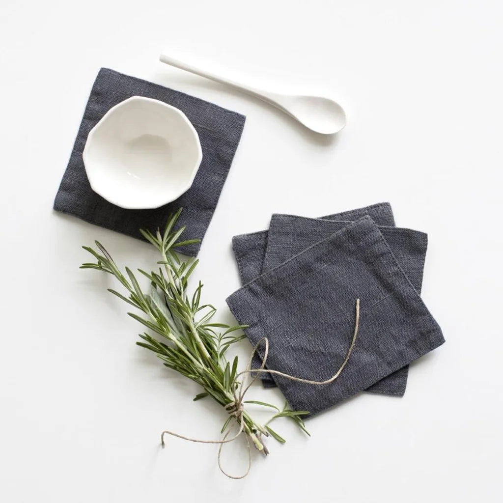 Leinen Untersetzer 4er-Pack in Anthrazit Grau von Linen Tales Größe 15x15 cm
