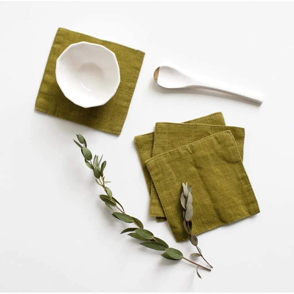 Leinen Untersetzer 4er-Pack in Moosgrün Grün von Linen Tales Größe 15x15 cm